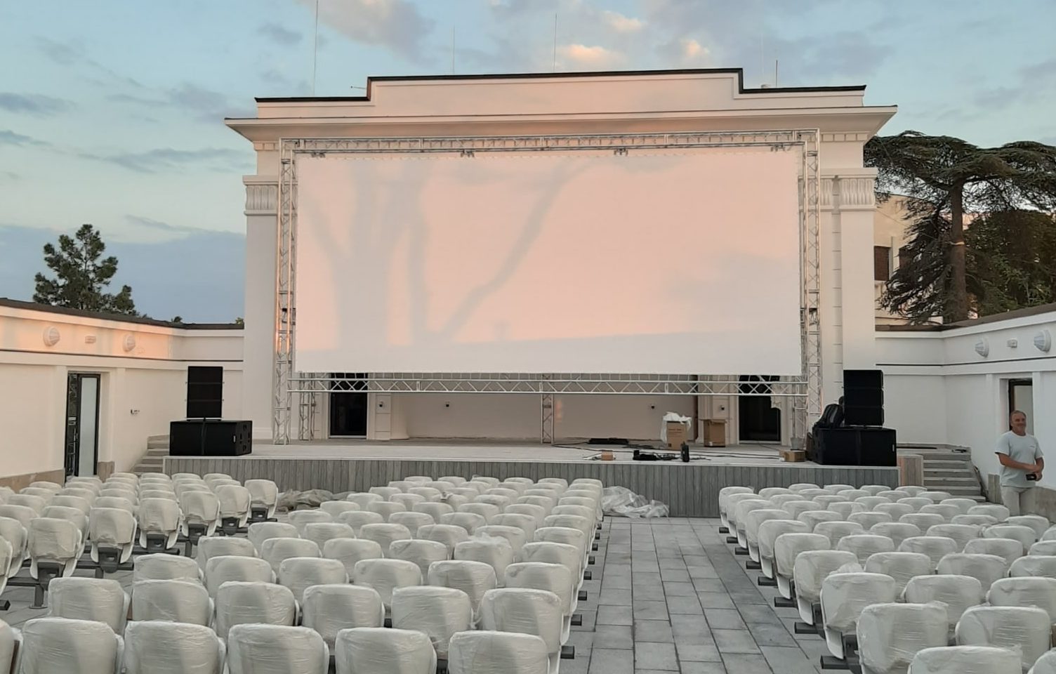 севастополь кинотеатр в москве