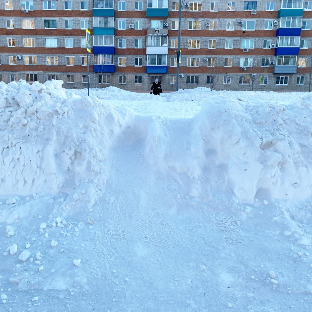 Включи сугробы. Снежный Комсомольск на Амуре. Комсомольск на Амуре снег. Комсомольск на Амуре снегопад. Комсомольск на Амуре зима 2013.